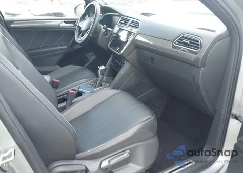 2022 Volkswagen Tiguan 2.0T Se R-Line Black z USA, uszkodzony, nr VIN 3VVCB7AX9NM077922